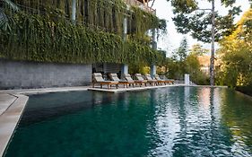 Dinara Ubud